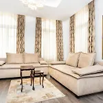 Main Promenade Suites